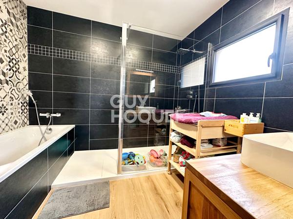 Ensemble immobilier rénové au coeur de Biganos - 216m²