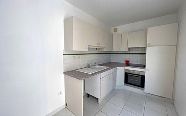 Appartement à vendre    2 pièces • 60 m2 Marseille 8