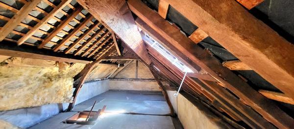 Limite ND Bondeville / MSA : Maison 120 m² avec 3 CH, jardin 400 m², 1 GGE & 2 PK intérieurs ! A saisir...