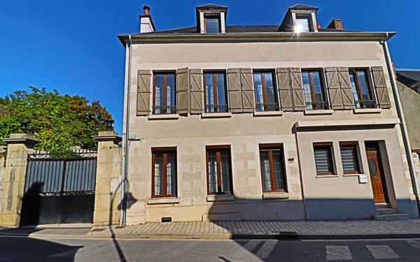 Maison à vendre    5 pièces • 214 m2 Saint-Satur