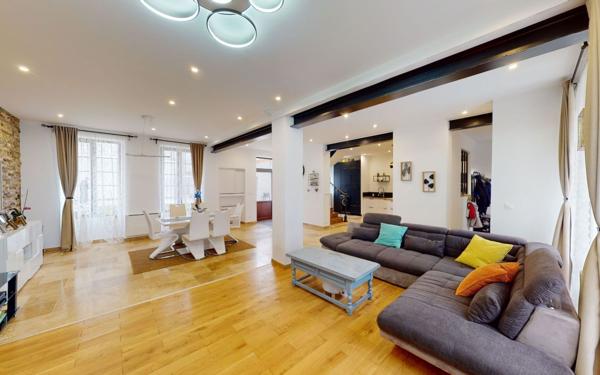 Maison à vendre    5 pièces • 214 m2 Saint-Satur