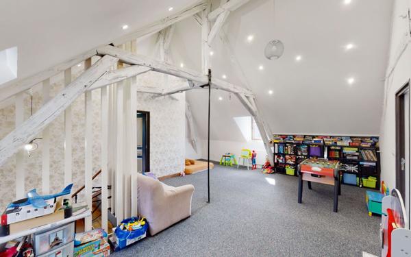 Maison à vendre    5 pièces • 214 m2 Saint-Satur