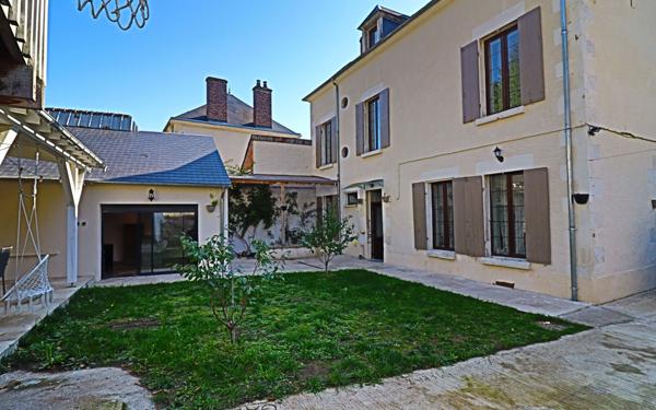 Maison à vendre    5 pièces • 214 m2 Saint-Satur