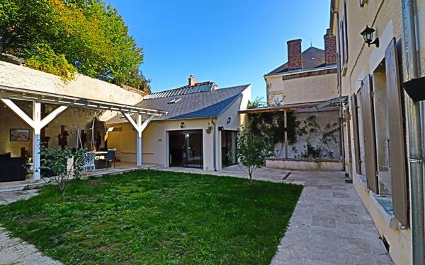 Maison à vendre    5 pièces • 214 m2 Saint-Satur