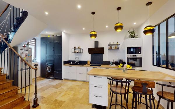 Maison à vendre    5 pièces • 214 m2 Saint-Satur