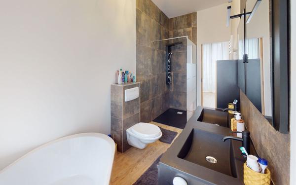 Maison à vendre    5 pièces • 214 m2 Saint-Satur