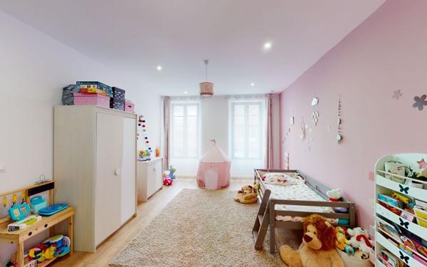 Maison à vendre    5 pièces • 214 m2 Saint-Satur