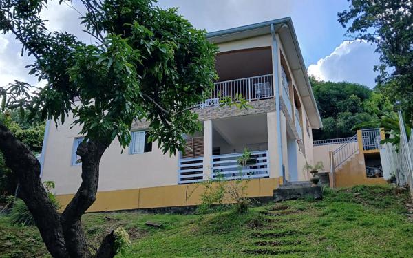 Maison à vendre    6 pièces •  La Trinité