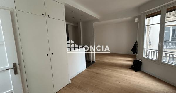 Location Appartement 2 pièces 47.97 m² - Paris 75015