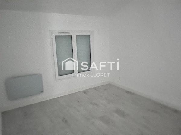 Maison recente 100m², 4 chambres, petit jardin.