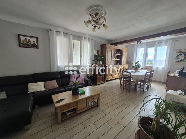 Maison
         5 pièces
        - 115 m² 210 000 € *