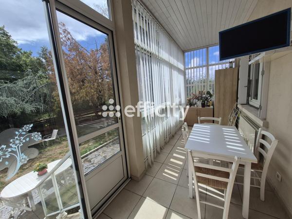 Maison
         5 pièces
        - 115 m² 210 000 € *