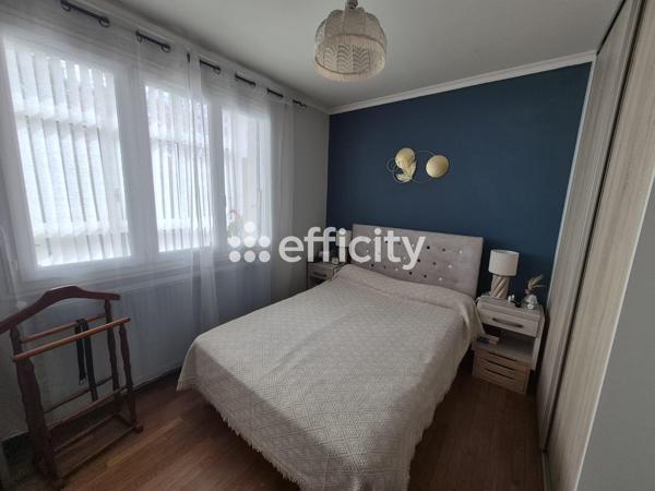 Maison
         5 pièces
        - 115 m² 210 000 € *