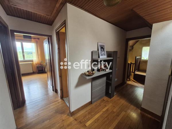 Maison
         5 pièces
        - 115 m² 210 000 € *