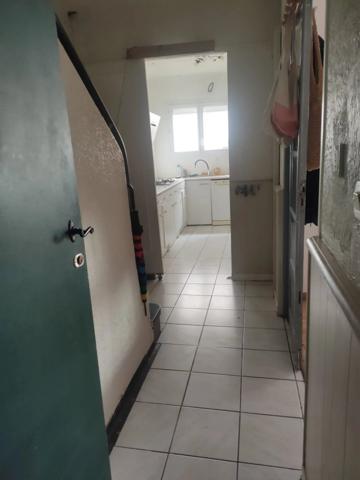 Vente                                                      Maison de ville
                        
                     5 pièces                      165 m2                     à Lodève