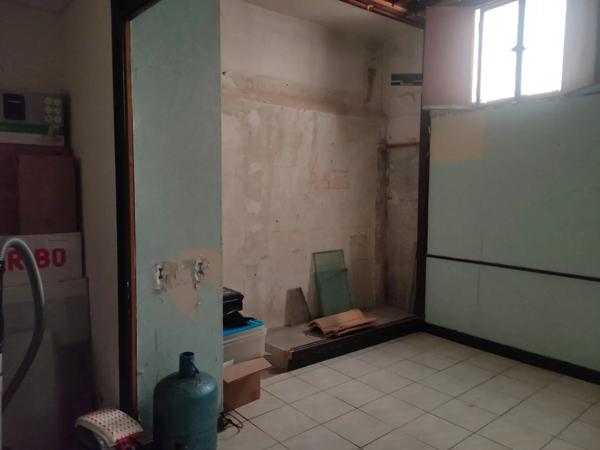 Vente                                                      Maison de ville
                        
                     5 pièces                      165 m2                     à Lodève