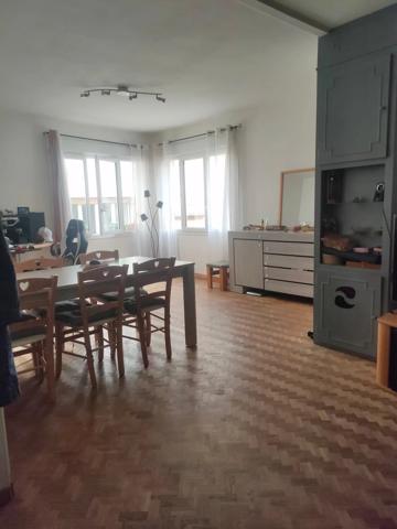 Vente                                                      Maison de ville
                        
                     5 pièces                      165 m2                     à Lodève