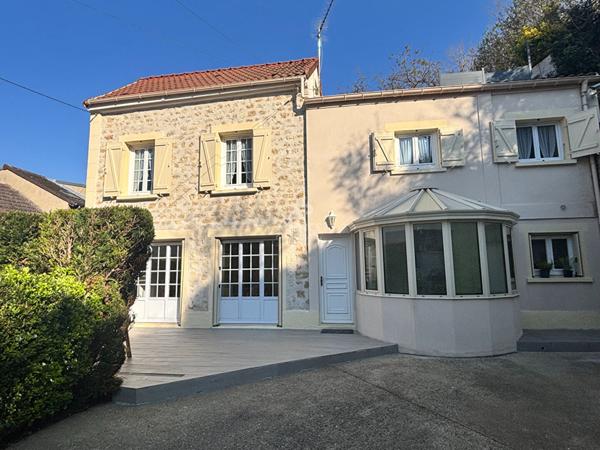 Maison Pontoise 4 pièce(s) 92 m² €395 000 ** - Référence 11191