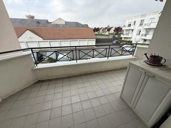 Appartement à LA CHAPELLE SAINT MESMIN (45380)