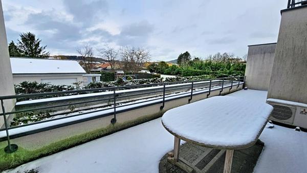 Appartement F3 avec terrasse, garage et parking