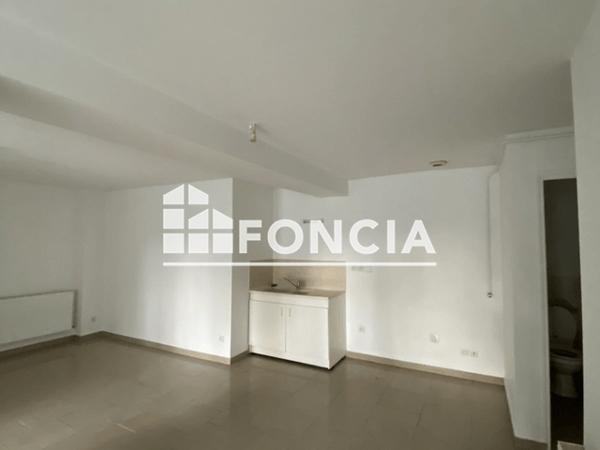 Location Appartement 3 pièces 61.4 m² - 19 BIS AVENUE DE MEZIERES Vrigne Aux Bois 08330