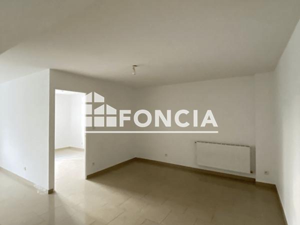 Location Appartement 3 pièces 61.4 m² - 19 BIS AVENUE DE MEZIERES Vrigne Aux Bois 08330