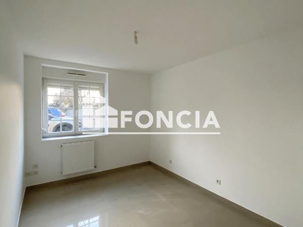 Location Appartement 3 pièces 61.4 m² - 19 BIS AVENUE DE MEZIERES Vrigne Aux Bois 08330