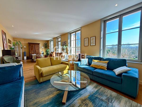 Propriété de charme avec piscine et jardin arboré - Montboucons