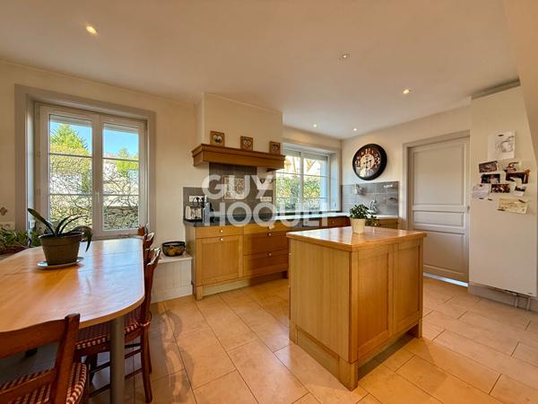 Propriété de charme avec piscine et jardin arboré - Montboucons