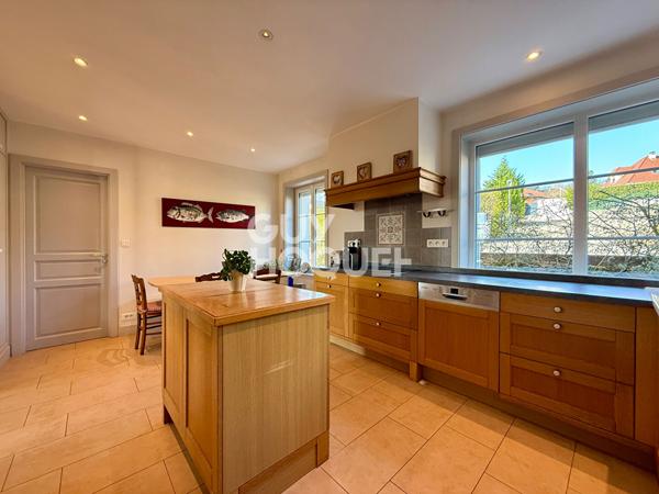 Propriété de charme avec piscine et jardin arboré - Montboucons