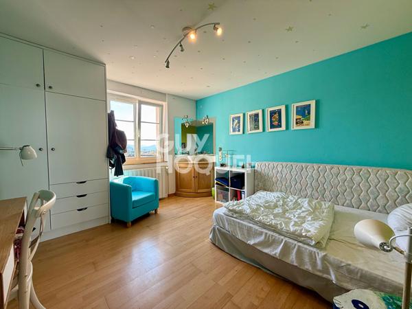 Propriété de charme avec piscine et jardin arboré - Montboucons