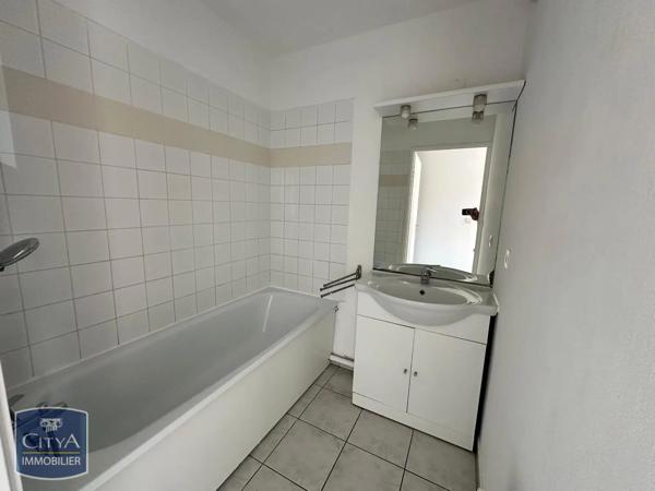 Appartement à louer 2 pièces 48.65m² Avion (62210)