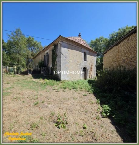 moulin à rénover avec dépendances et plus de 1,5 ha de terrain