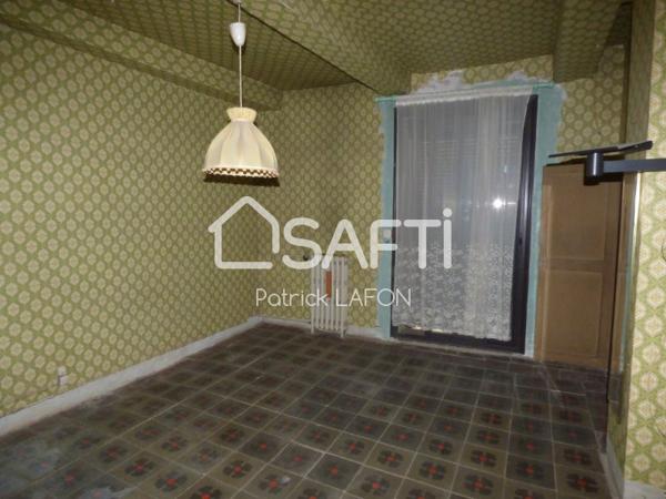 Maison avec extérieur et 3 grandes chambres.