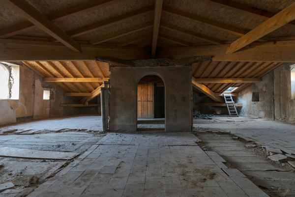 CARCASSONNE – VARSOVIE Ensemble immobilier remarquable 660m² avec immeuble, commerce, maison, jardin et dépendance