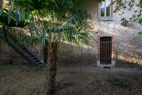 CARCASSONNE – VARSOVIE Ensemble immobilier remarquable 660m² avec immeuble, commerce, maison, jardin et dépendance
