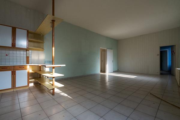 CARCASSONNE – VARSOVIE Ensemble immobilier remarquable 660m² avec immeuble, commerce, maison, jardin et dépendance