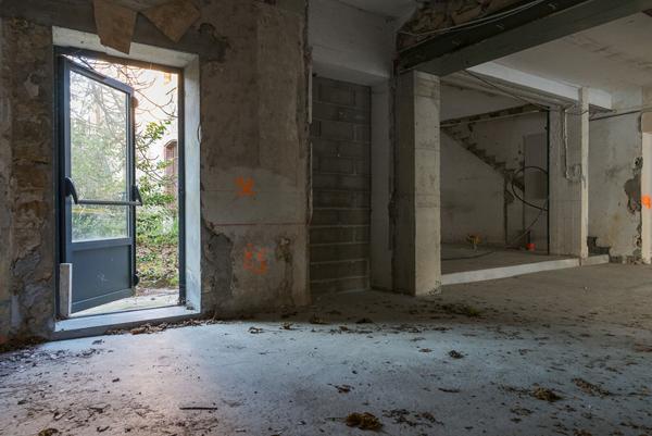 CARCASSONNE – VARSOVIE Ensemble immobilier remarquable 660m² avec immeuble, commerce, maison, jardin et dépendance