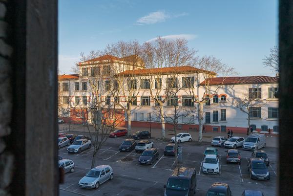 CARCASSONNE – VARSOVIE Ensemble immobilier remarquable 660m² avec immeuble, commerce, maison, jardin et dépendance
