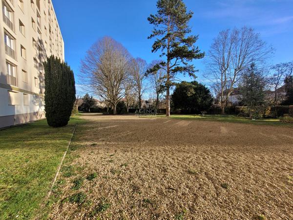 Appartement Saint Germain En Laye 3 pièce(s) 55 m2 €265 000 ** - Référence 17362