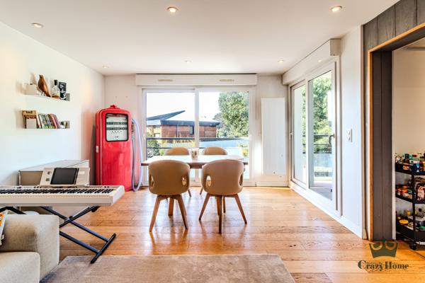 Appartement
                                                                                                                                                                                                                                                                                                                        3 pièce(s)                                                                                                                                                                                                          2 chambre(s)                                                                                                                                                                                                          77  m²