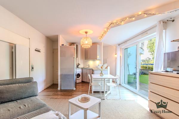Appartement
                                                                                                                                                                                                                                                                                                                        3 pièce(s)                                                                                                                                                                                                          2 chambre(s)                                                                                                                                                                                                          77  m²