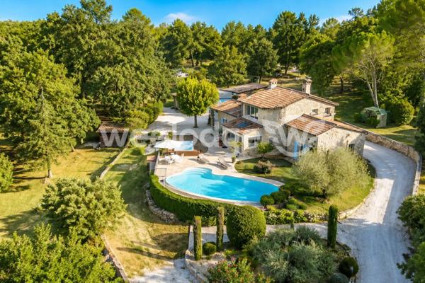 Maison à vendre 9 pièces de 195 m² à Fayence