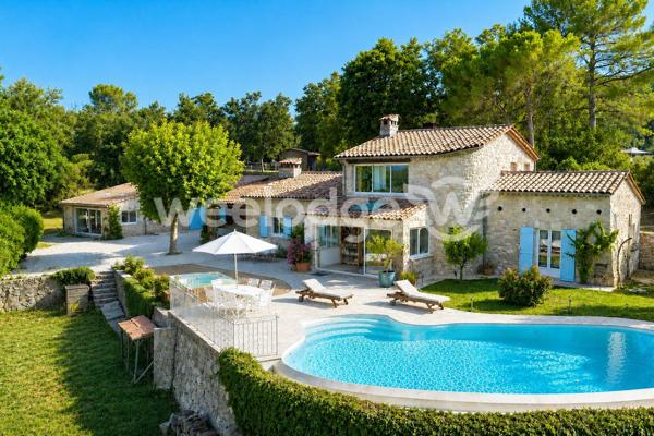 Maison à vendre 9 pièces de 195 m² à Fayence