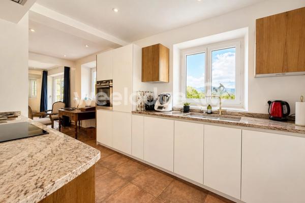 Maison à vendre 9 pièces de 195 m² à Fayence