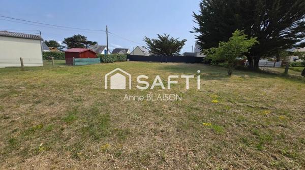 Terrain d’exception à 100 m de la plage !