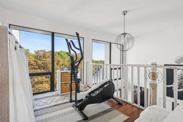- 91830 LE COUDRAY-MONTCEAUX - DUPLEX EN DERNIER ETAGE AVEC ASCENSEUR - 30M2 DE TERRASSES - SEJOUR CATHEDRALE - VUE ARBOREE SANS VIS A VIS - PARKING-
