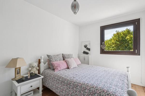 - 91830 LE COUDRAY-MONTCEAUX - DUPLEX EN DERNIER ETAGE AVEC ASCENSEUR - 30M2 DE TERRASSES - SEJOUR CATHEDRALE - VUE ARBOREE SANS VIS A VIS - PARKING-