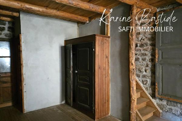 MAISON DE VILLAGE EN PIERRES