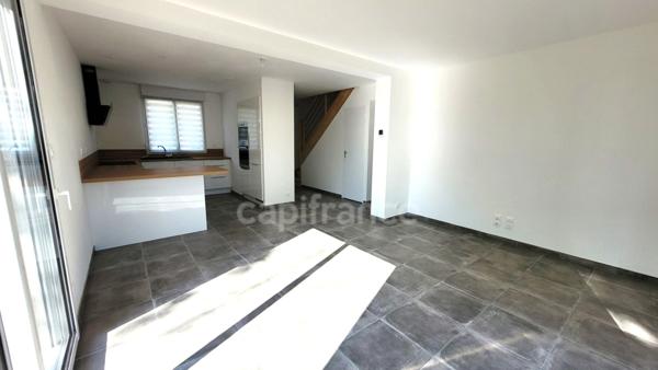 Maison à vendre de 2023. 5 pièces PLEUVEN (29) avec 4 chs Terrain 474 m2